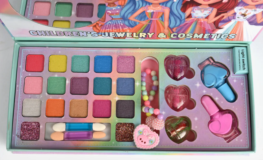 Children’s Jewelry & Cosmetics Makeup Kit